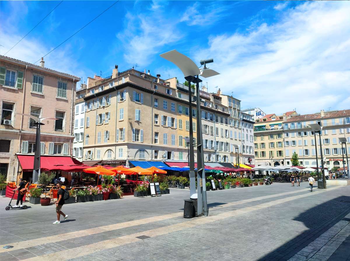 Place aux Huiles - Cours Estienne d'Orves • Lieux Emblématiques de Marseille • Colorbüs