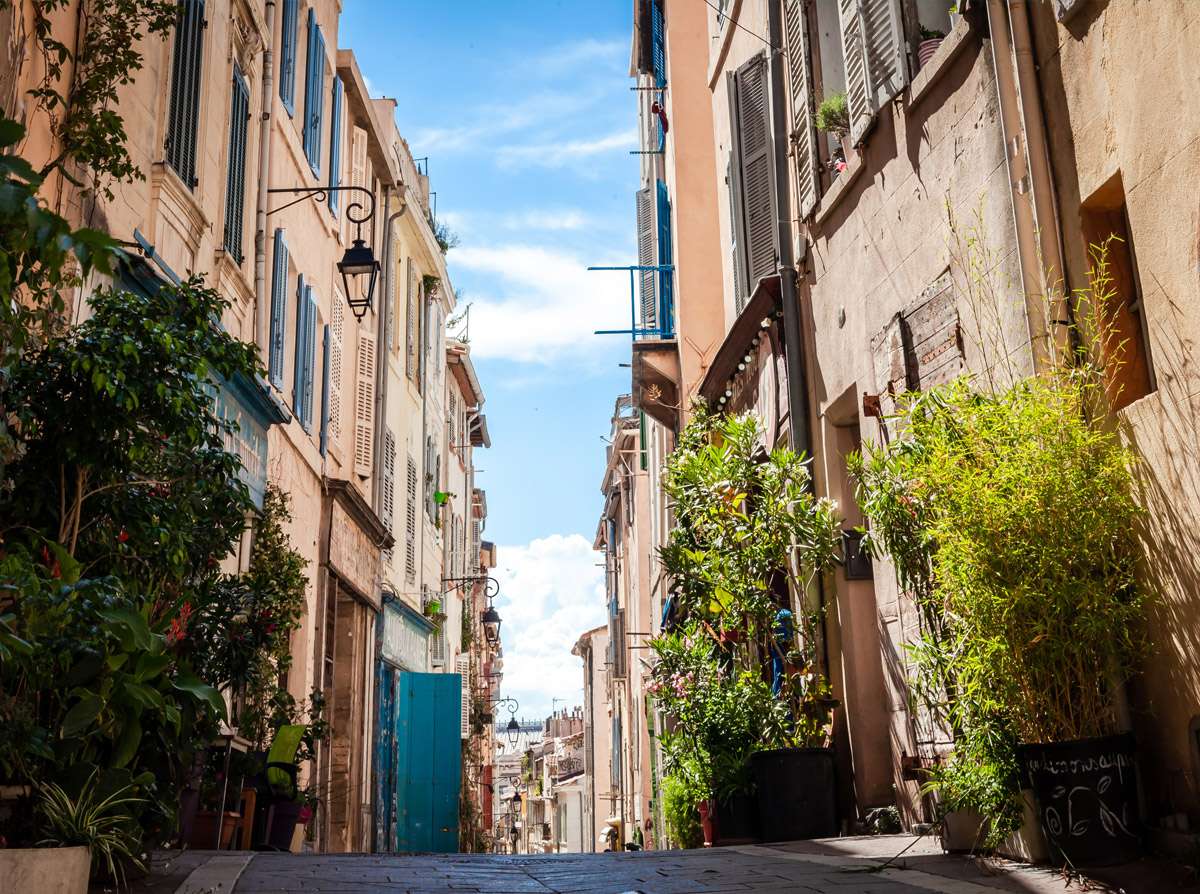 Quartier du Panier • Lieux Emblématiques de Marseille • Colorbüs