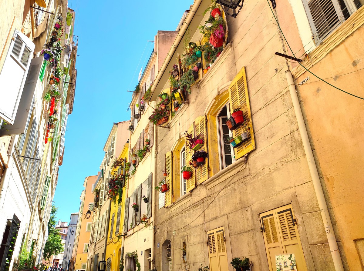 Quartier du Panier • Lieux Emblématiques de Marseille • Colorbüs